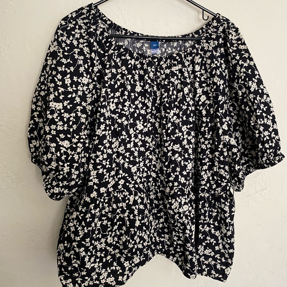 Old Navy Black Floral Peplum Top XXL NWT Cutout Back Puff Sleeve